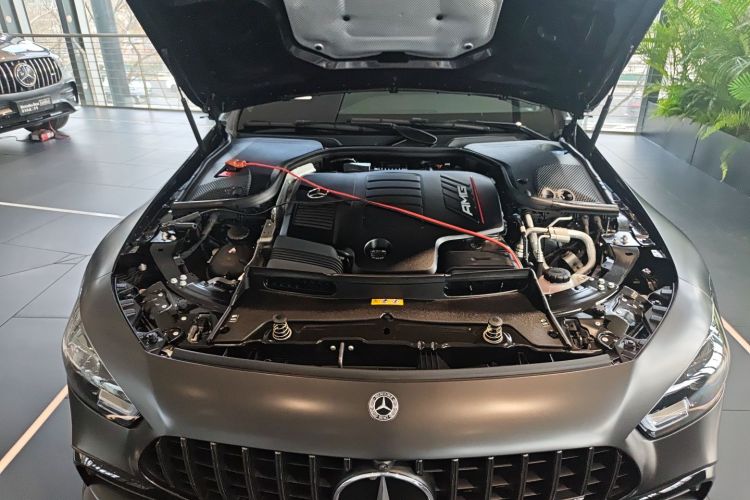 奔驰 2023款 AMG GT 50 四门跑车机舱底盘24