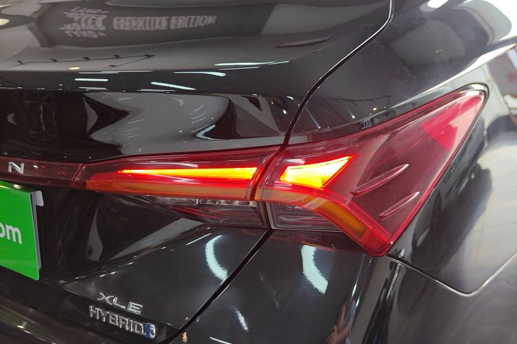 丰田 亚洲龙 2019款 双擎 2.5L XLE尊贵版 国VI车身外观9