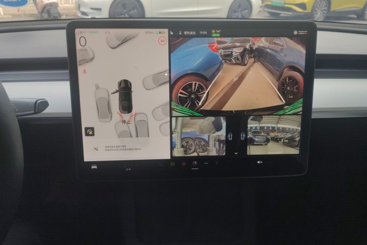 特斯拉 Model 3 2022款 后轮驱动版中控内饰16