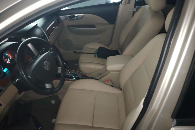 别克 凯越 2013款 1.5L 自动尊享型局部细节19