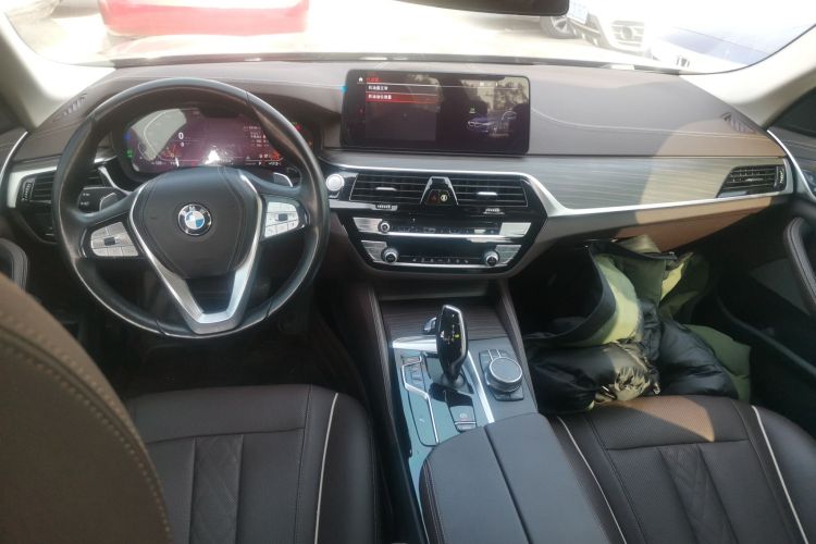 宝马5系 2021款 改款 530Li 领先型 豪华套装中控内饰7002