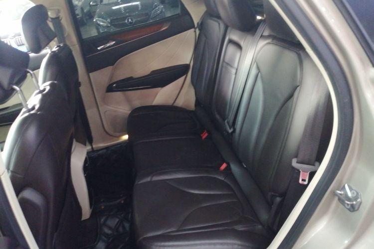 林肯MKC 2014款 2.0T 四驱尊雅版中控内饰7004