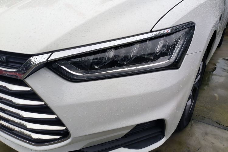 比亚迪 秦Pro 2019款 超能版 1.5TI 手动智联锋劲型 国V局部细节36