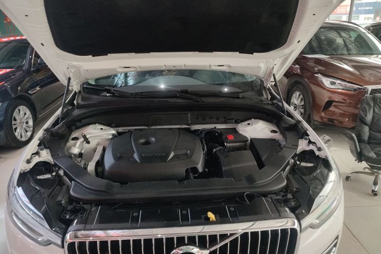 沃尔沃XC60 2019款 T5 四驱智远版 国V机舱底盘24