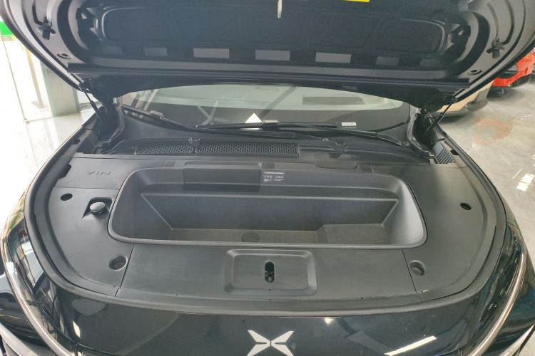 小鹏G7 2025款 702 超长续航 Max机舱底盘24