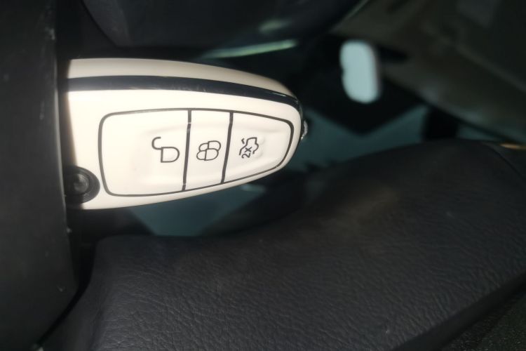 福特 福克斯 2012款 三厢 1.6L 自动风尚型中控内饰7001