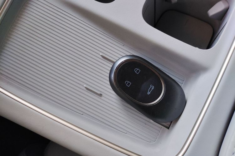 蔚来ES8 2023款 100kWh中控内饰11