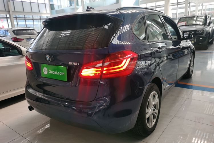 宝马2系旅行车 2016款 218i 领先型车身外观7