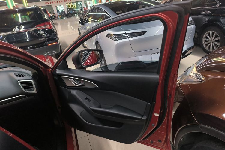 马自达3 昂克赛拉 2017款 两厢 1.5L 自动舒适型 国V中控内饰7005