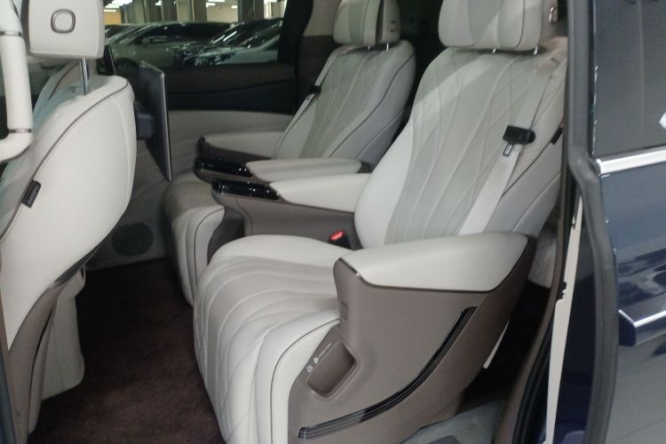 腾势D9 2022款 DM-i 970 四驱旗舰型中控内饰21