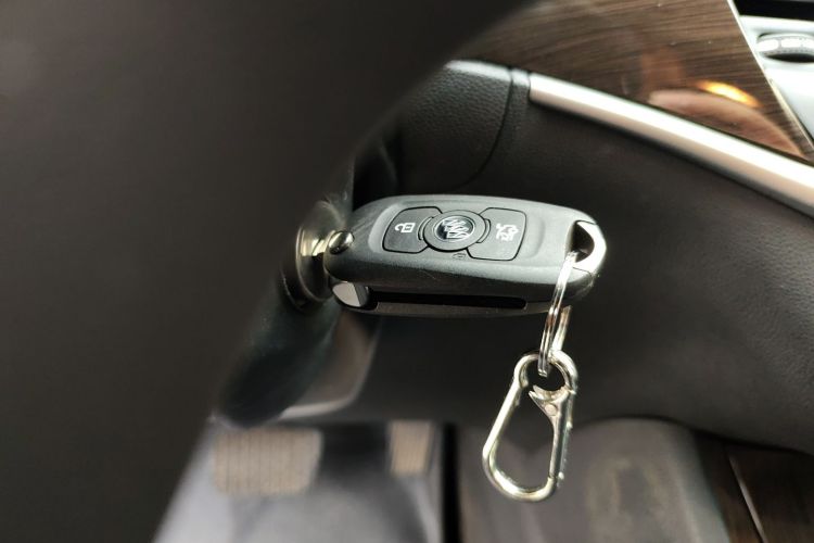 别克 威朗 2019款 三厢 20T 双离合领先型中控内饰11