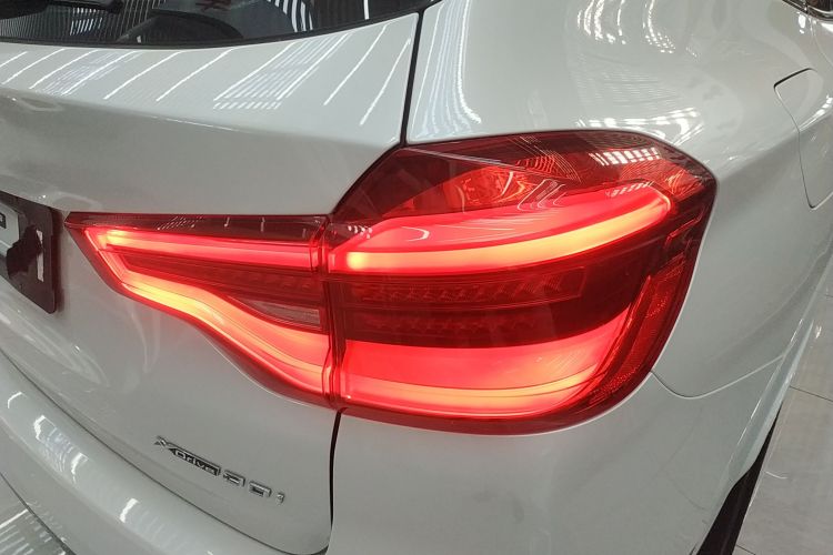 宝马X3 2018款 xDrive30i 领先型 M运动套装 国V车身外观6006