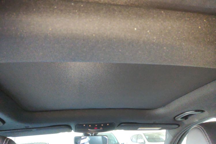 奔驰C级 2019款 C 260 运动版 4MATIC中控内饰22