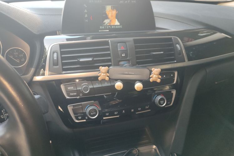 宝马3系 2018款 320Li 时尚型中控内饰16