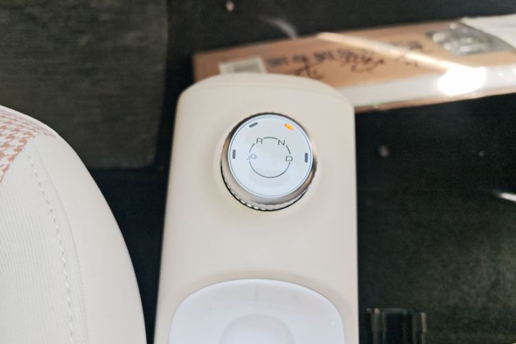 五菱汽车 宏光MINIEV 2024款 第三代 215km 青春版中控内饰18