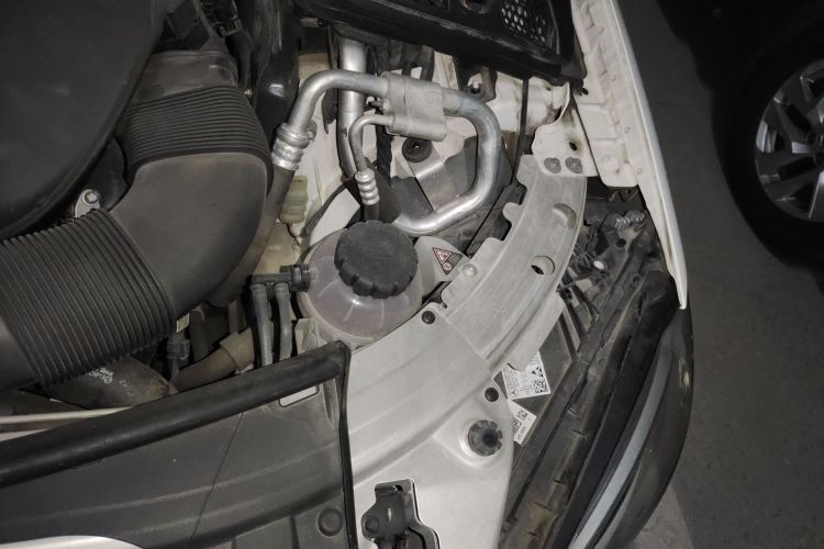 奔驰C级 2020款 改款 C 260 L局部细节9007