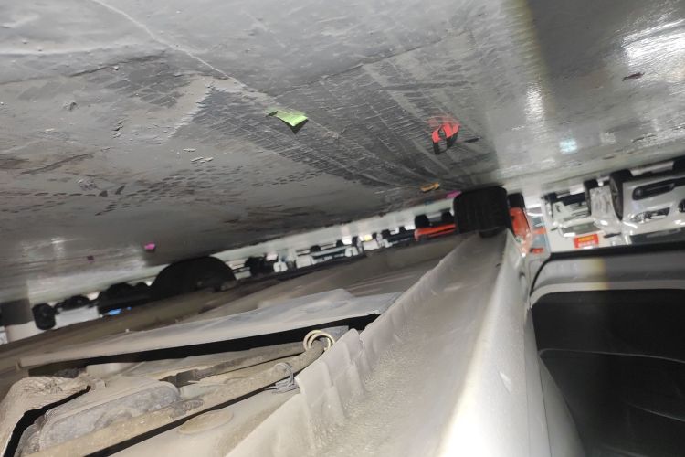 标致308 2014款 乐享版 经典 1.6L 手动风尚型局部细节9002