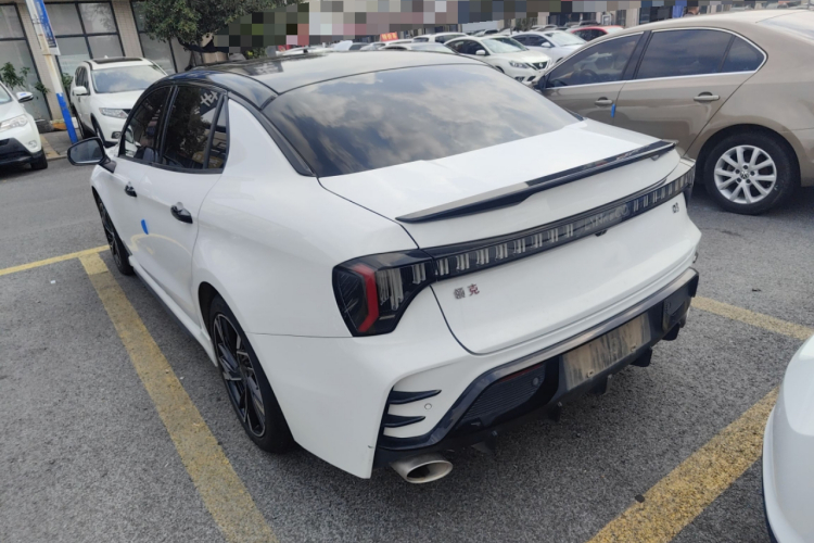 领克03 2023款 2.0TD DCT劲Pro车身外观4