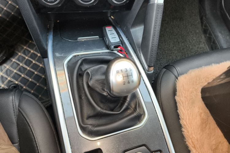 哈弗H6 2019款 运动版 1.5T 手动两驱精英型 国VI中控内饰18