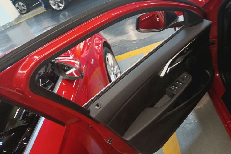 宝马1系 2018款 118i 时尚型中控内饰7007