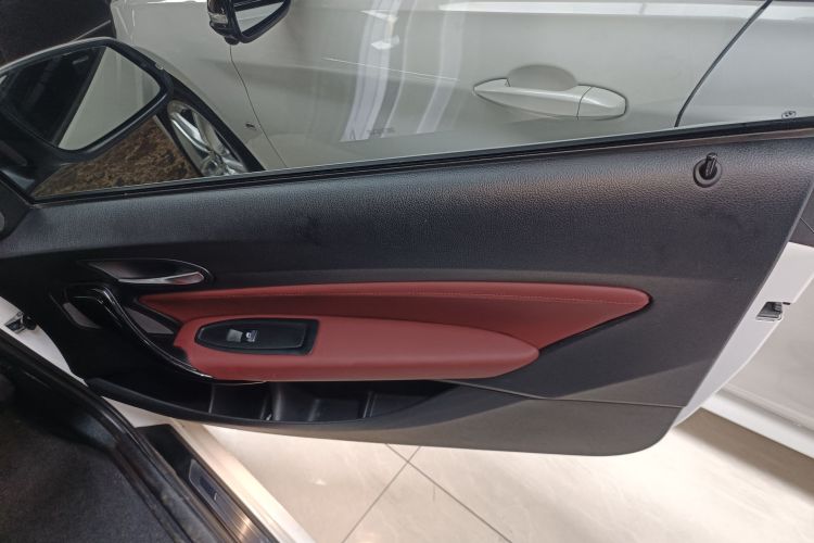 宝马2系(进口) 2019款 225i 敞篷轿跑车 运动设计套装中控内饰42