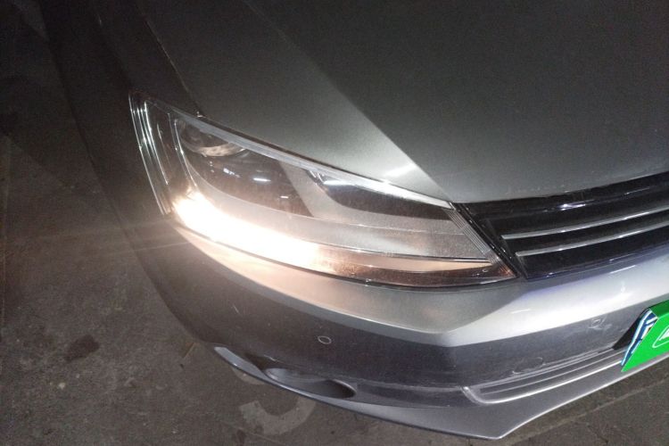 大众 速腾 2014款 改款 1.4TSI 自动豪华型车身外观8