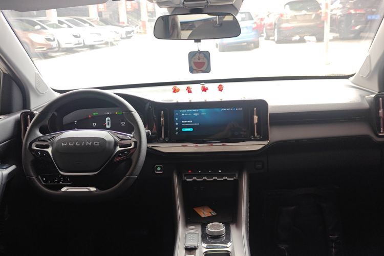 五菱汽车 五菱星云 2023款 2.0L DHT 旗舰版中控内饰7002