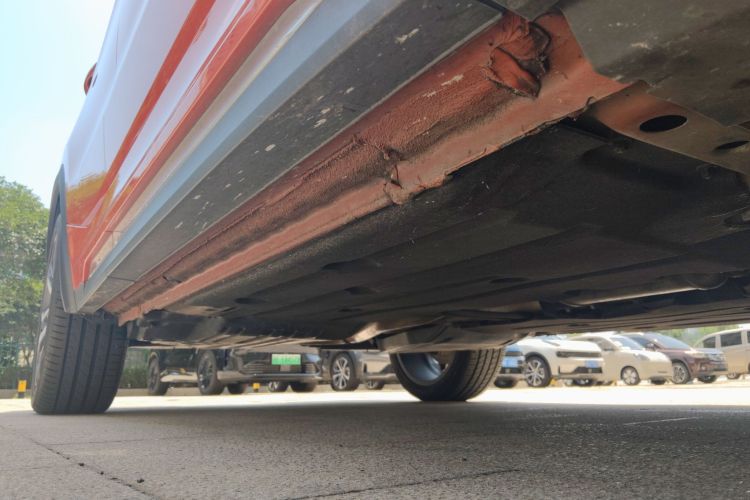 领克05 2020款 2.0TD 四驱劲Halo机舱底盘29