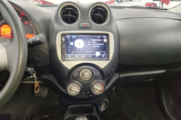 日产 玛驰 2010款 1.5L 自动易炫版中控内饰16
