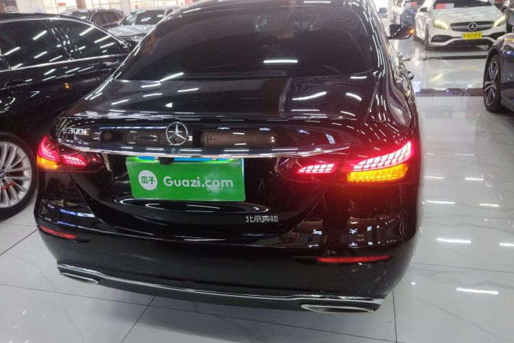 奔驰E级 2021款 改款 E 260 L车身外观6