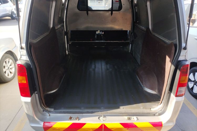 五菱汽车 五菱之光 2020款 1.2L 厢式运输车实用型 国VI 2座 LSI局部细节23