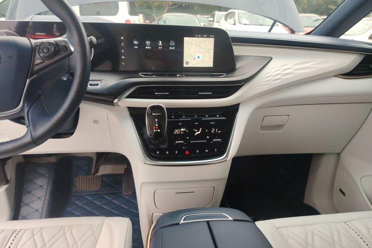 别克GL8 2020款 Avenir艾维亚 四座尊礼版中控内饰16