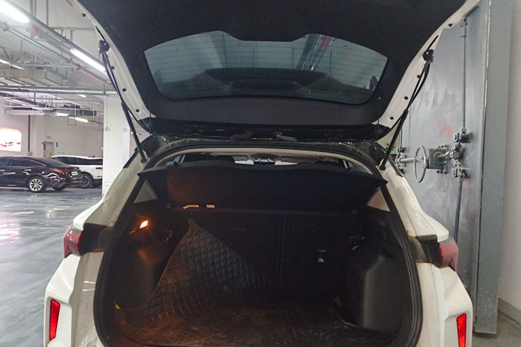 吉利汽车 2023款 缤越COOL 1.5TD DCT冠军版局部细节23