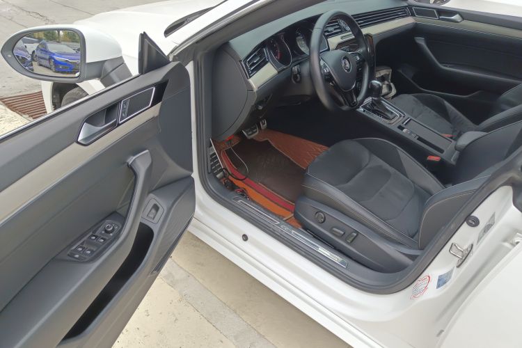 一汽-大众CC 2019款 330TSI 华颜版 国V中控内饰20