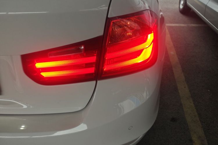 宝马3系 2013款 316i 进取型车身外观6006