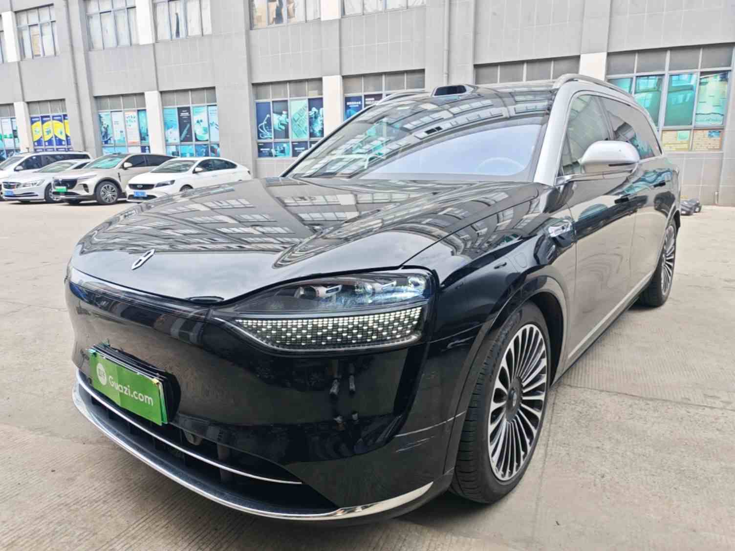鸿蒙智行 问界M9 2025款 增程 Ultra版 52kWh 6座版 (192线激光雷达）(2)
