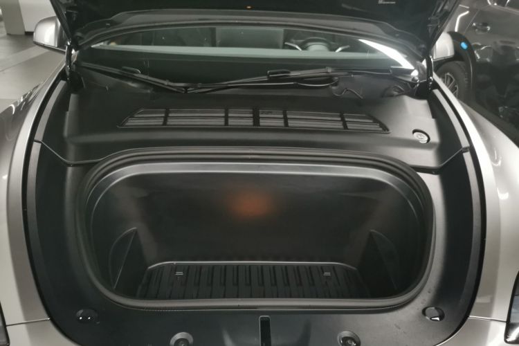 特斯拉 Model Y 2022款 改款 后轮驱动版机舱底盘24