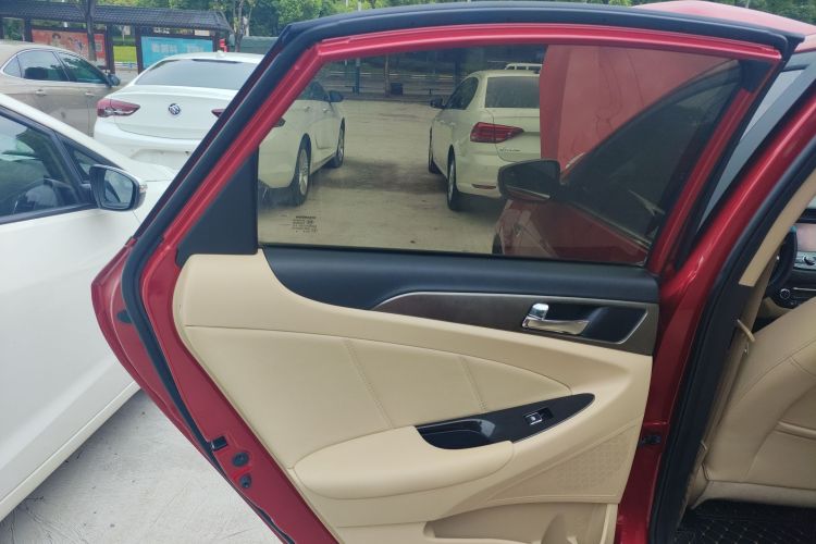 长安 逸动 2016款 1.6L 自动风尚型中控内饰49