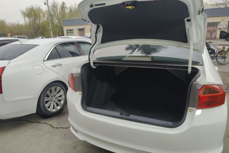 本田 锋范 2017款 1.5L CVT精英版机舱底盘23