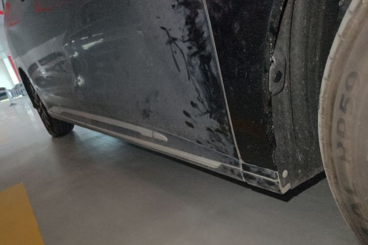 红旗HQ9 2023款 2.0T 智联旗享版局部细节9001