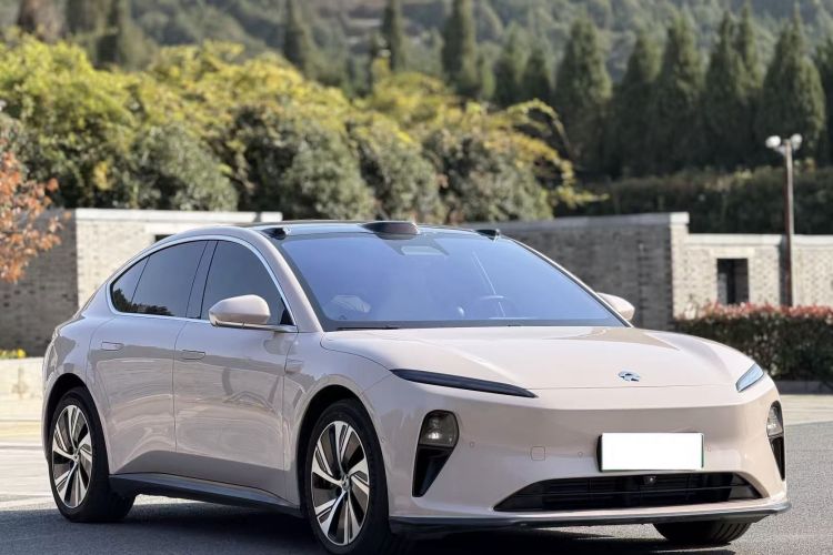 蔚来ET5 2022款 75kWh车身外观3