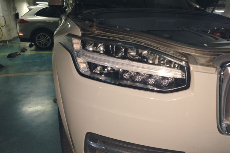 沃尔沃XC90 2023款 B6 智逸豪华版 7座车身外观6006