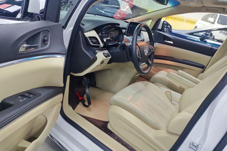 别克GL8 2023款 改款 陆上公务舱 豪华型中控内饰20