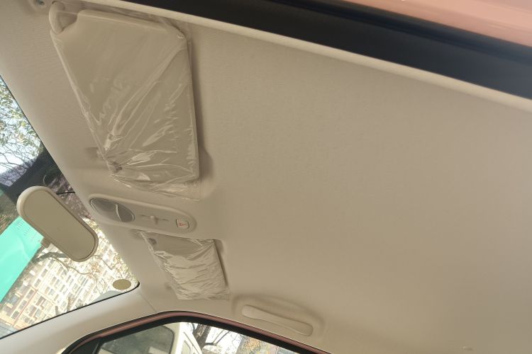 奔腾小马 2026款 222km 炫彩马中控内饰22