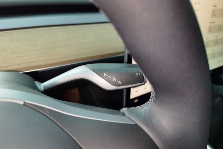 特斯拉 Model Y 2022款 改款 后轮驱动版中控内饰18