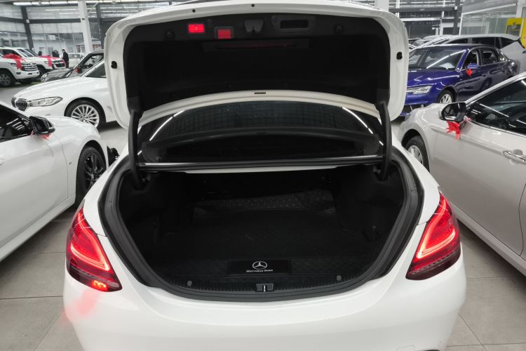 奔驰C级 2020款 改款 C 260 运动版局部细节23