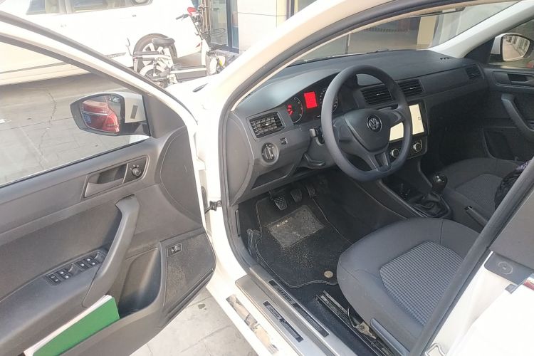 大众 桑塔纳 2018款 1.5L 手动风尚版中控内饰7003