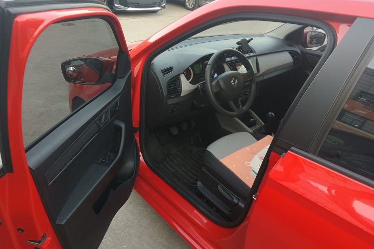 斯柯达 晶锐 2017款 1.4L 手动车享版中控内饰7003