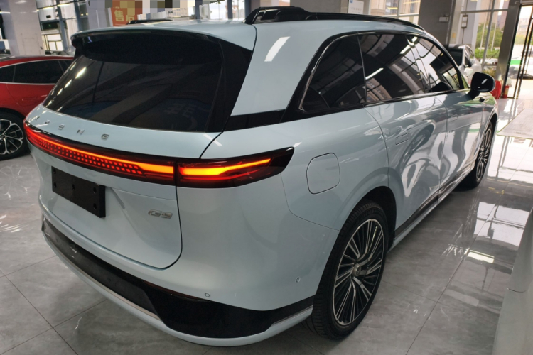 小鹏G9 2022款 702 Pro车身外观7