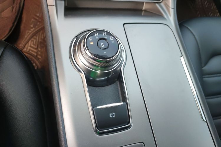 福特 蒙迪欧 2020款 EcoBoost 200 时尚型局部细节18